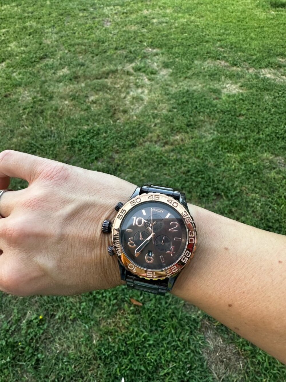 Nixon Watch 42-20 Gunmetal and Gold Tone Chronograph Men's - Picture 10 of 13